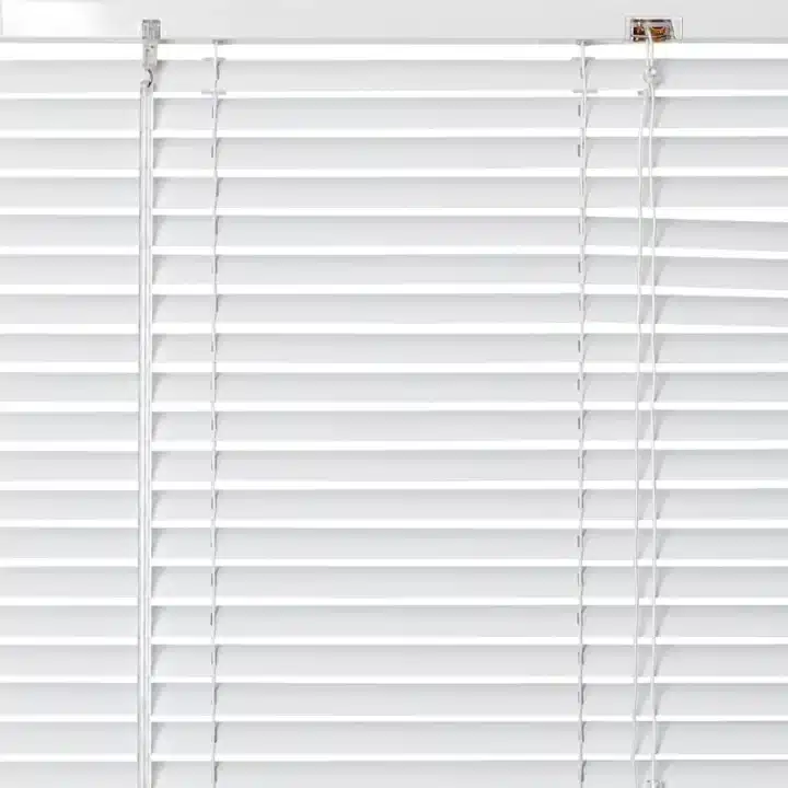 25mm Aluminium Venetian Blind - White - Image 3