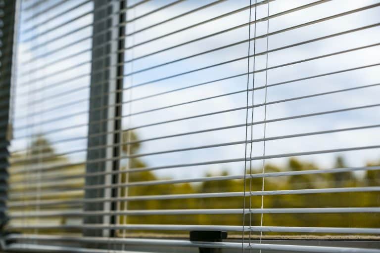 venetian blinds